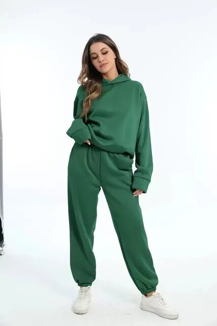 Women's hoodie and sweatpants set