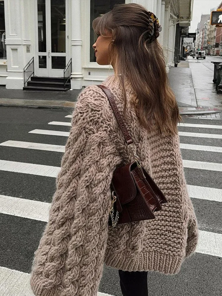 Oversized knitted sweater for women