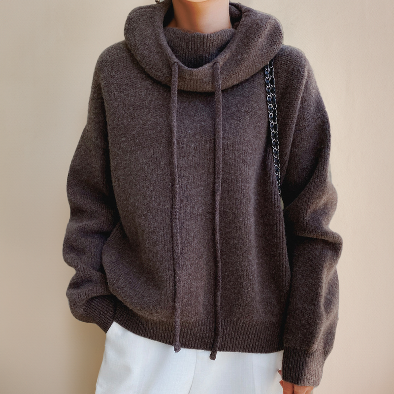 Elegant knitted hoodie for women