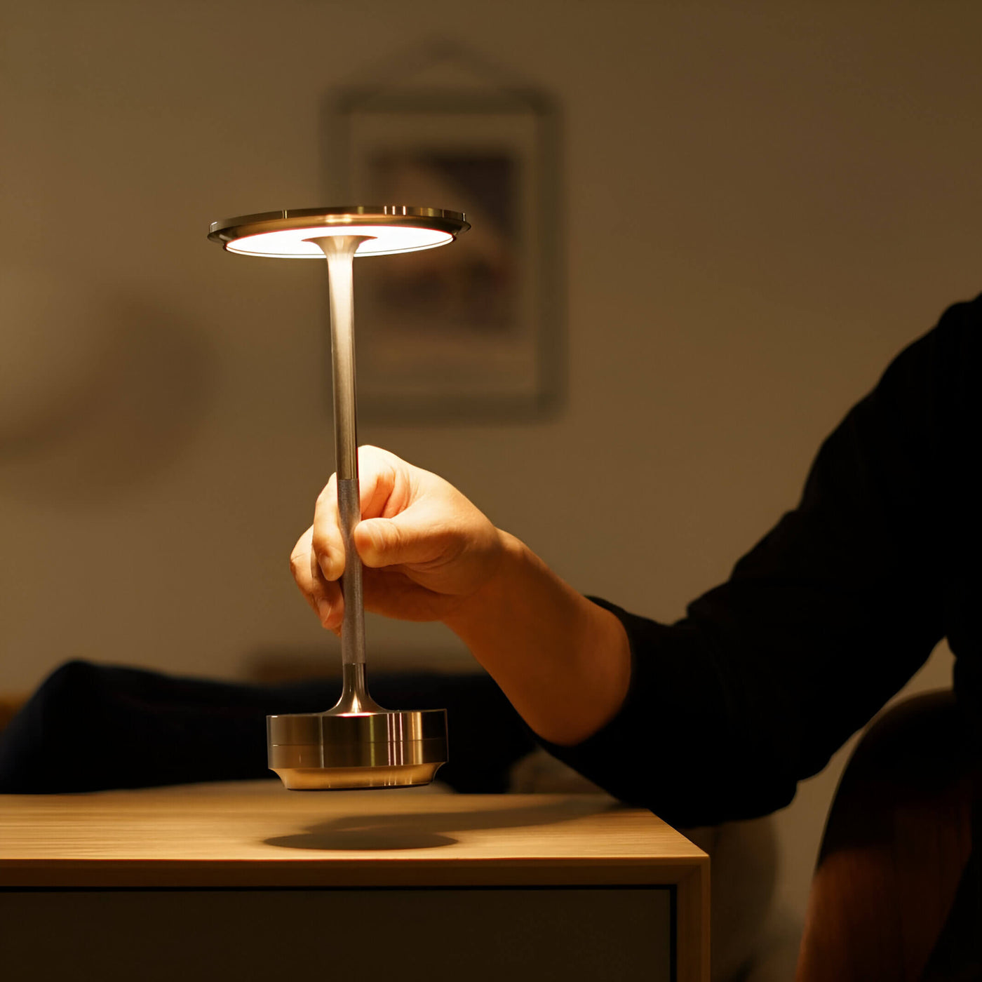 AmbiGlow - The wireless and rechargeable mood light