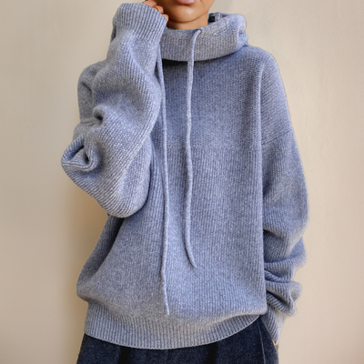 Elegant knitted hoodie for women